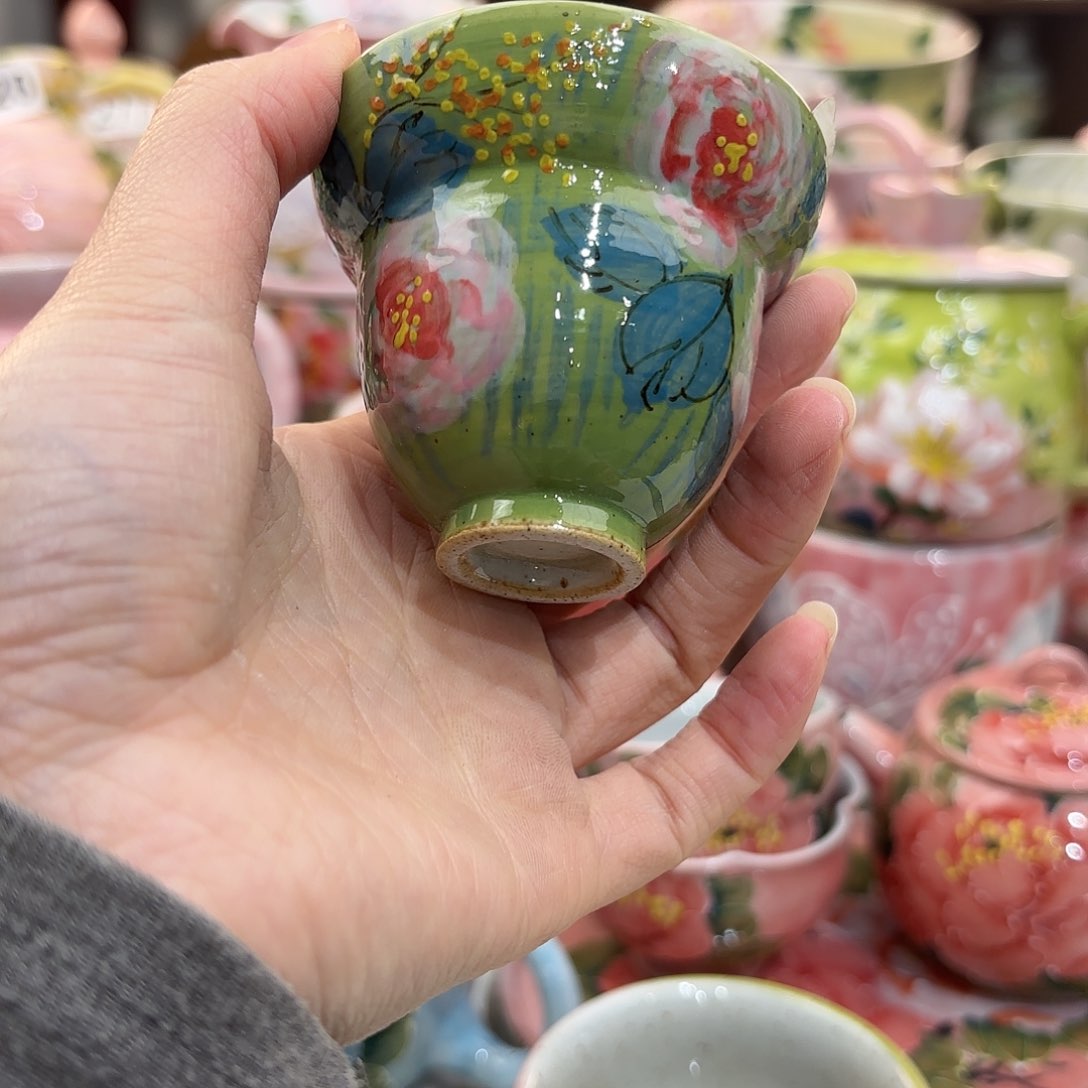 瓷片兔兔盖茨。兔兔