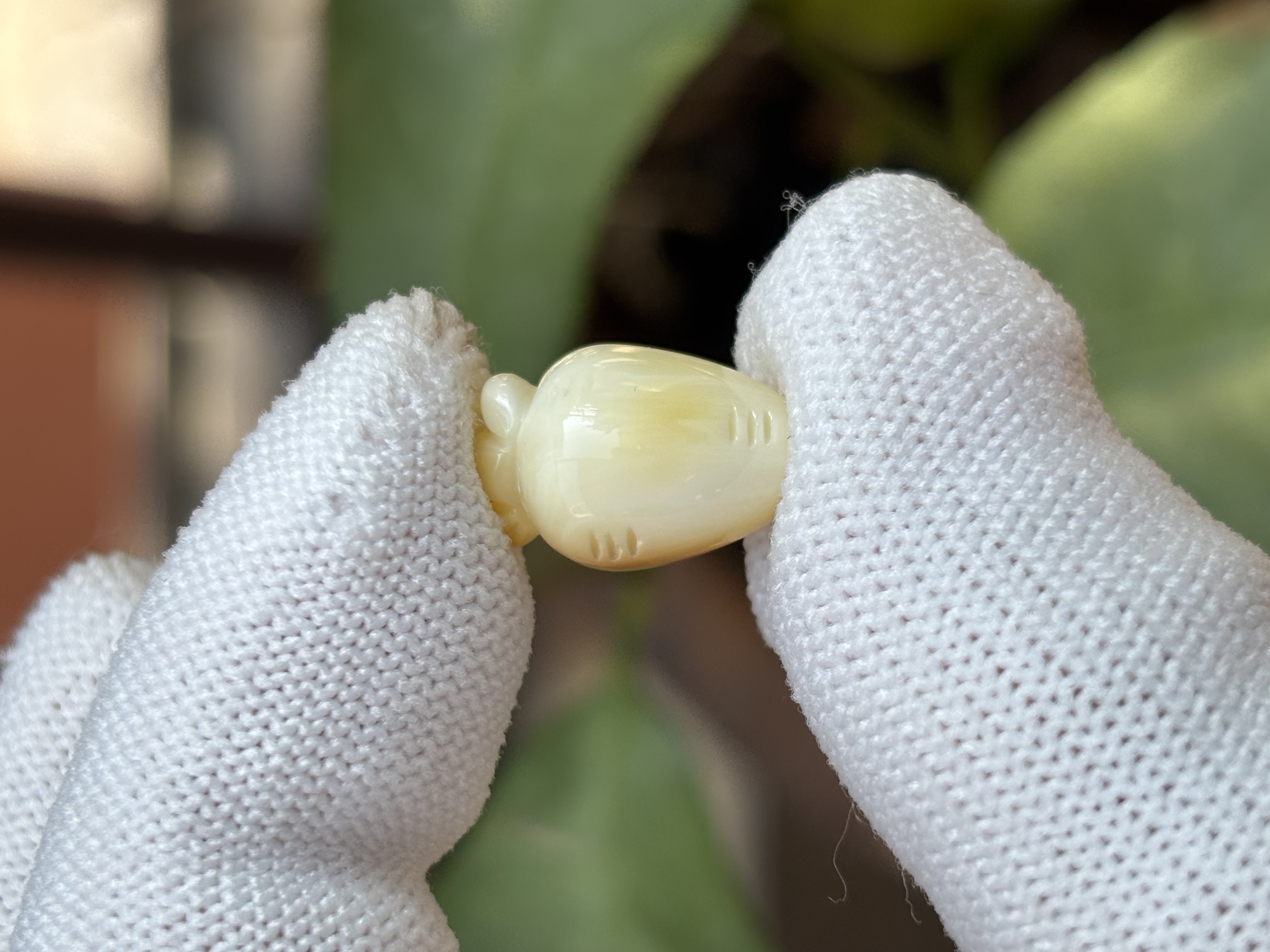 F0103天然蜜蜡琥珀胡萝卜配饰10.2x9.8x16.8mm