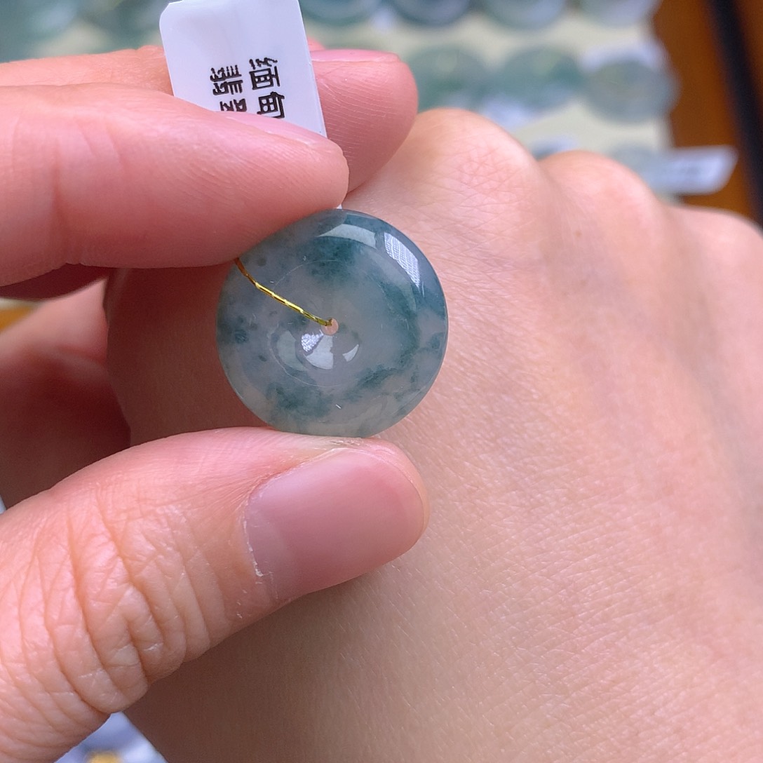 翡翠吊坠(不含链)未镶嵌翡翠