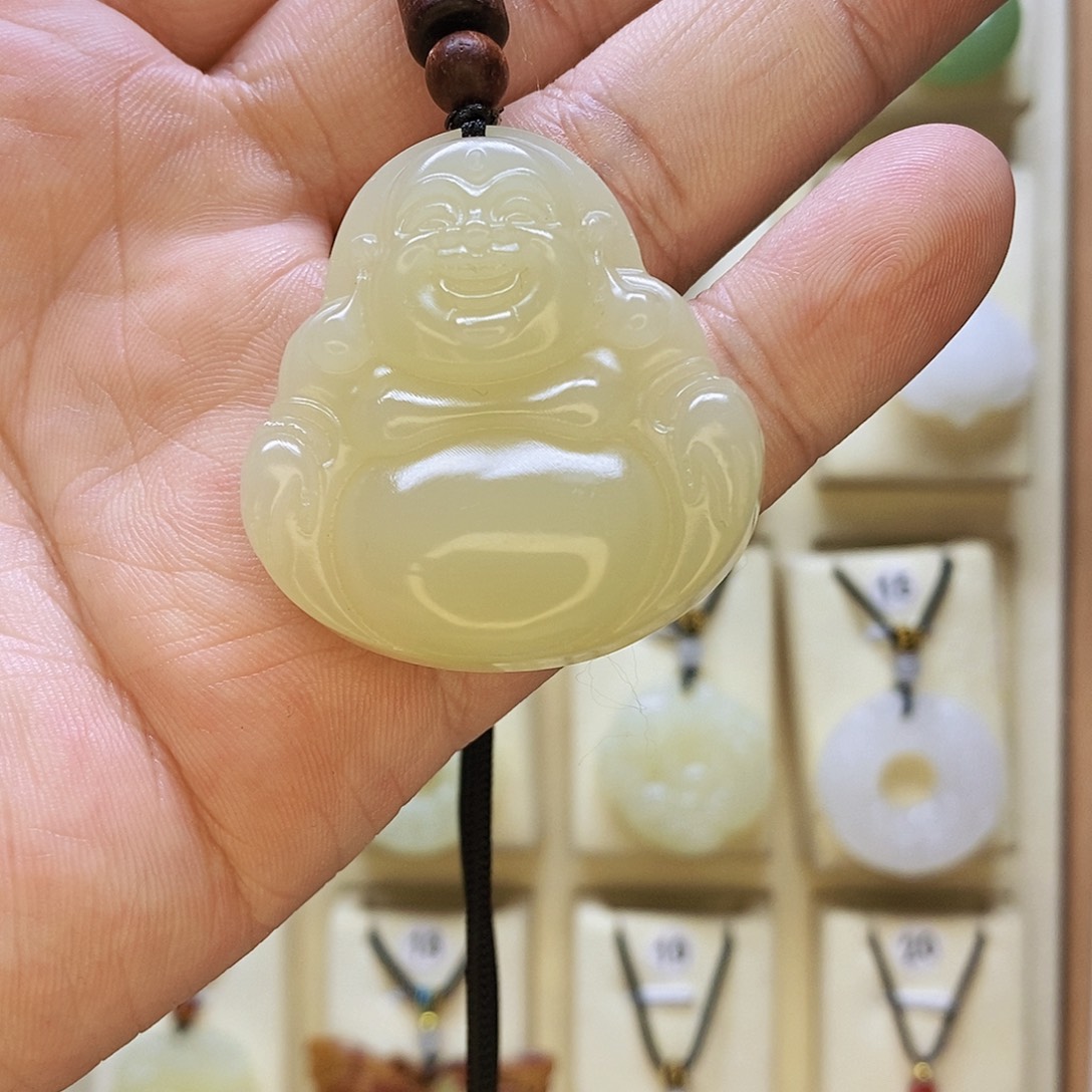 颈饰合金石英岩玉