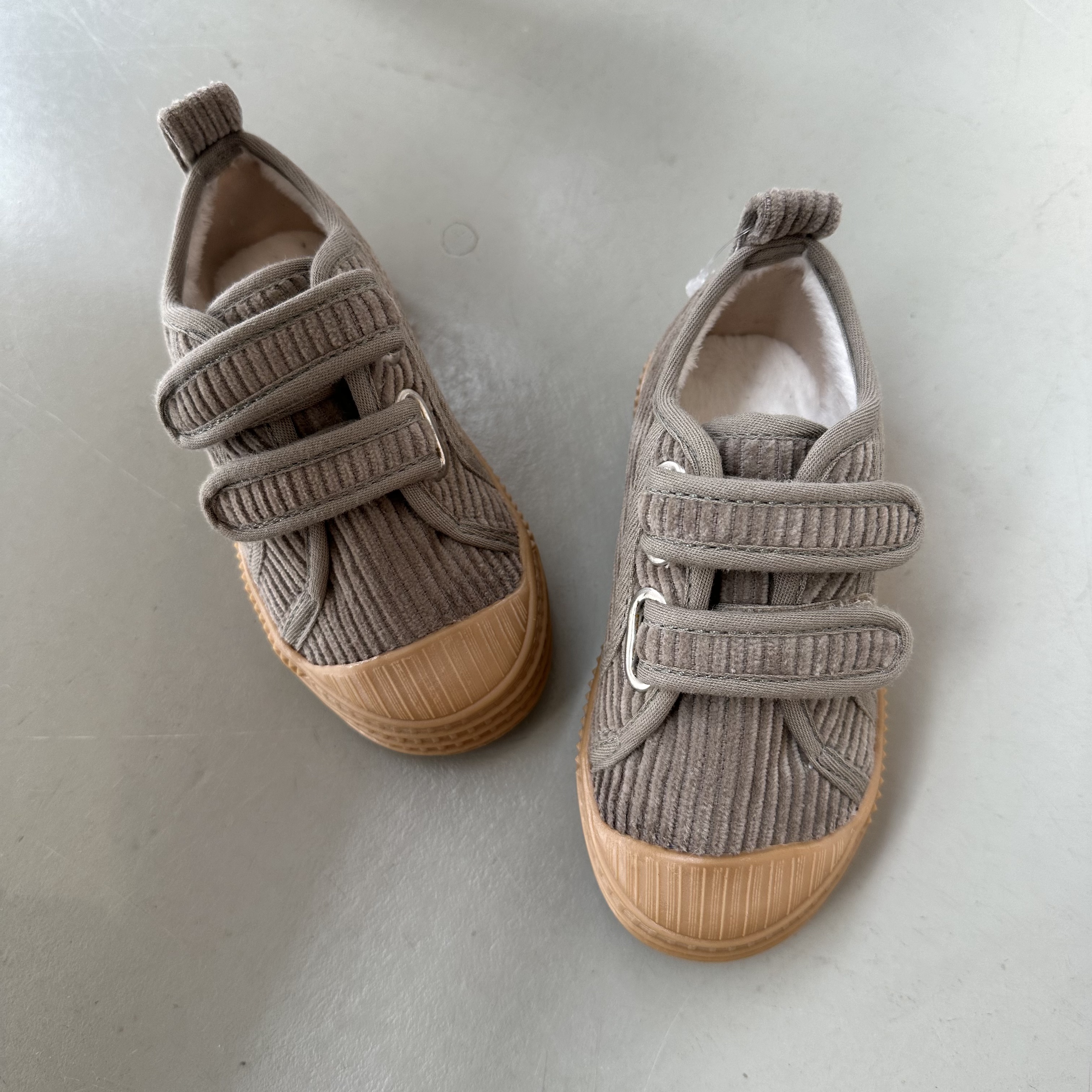 两色灯芯绒贴绒粘扣鞋（不支持退货）