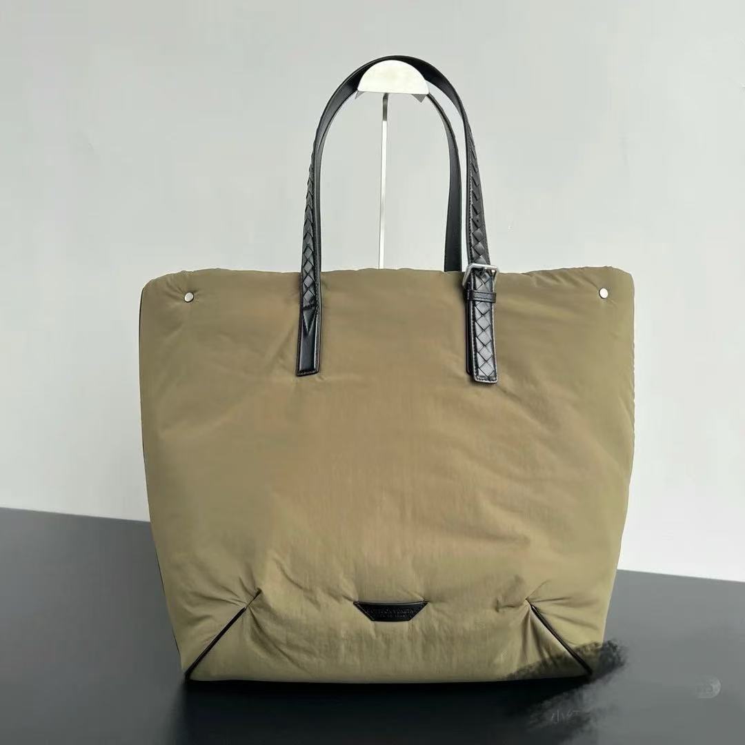 95新 BOTTEGA VENETA/葆蝶家 坤球奢选 bv尼龙手提托特包