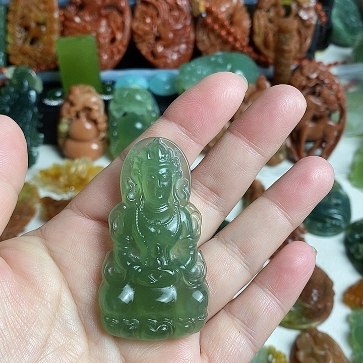 未镶嵌蛇纹石玉颈饰