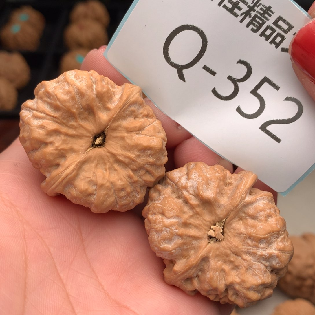 文玩核桃把件36蛙………..