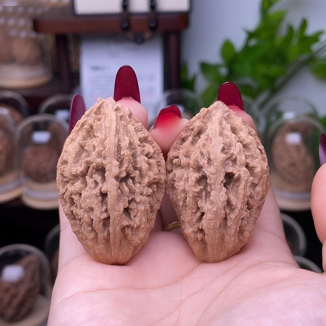 文玩核桃吊坠百财