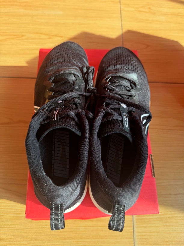 《已直播展示为准》鞋