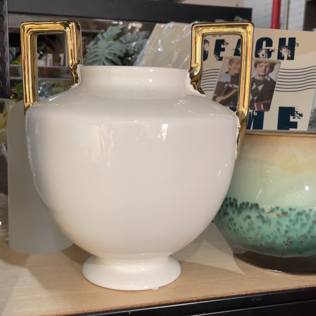 陶瓷花瓶，家居摆件。