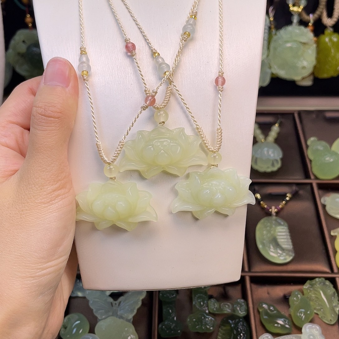 蛇纹石玉未镶嵌颈饰随机发默认微瑕