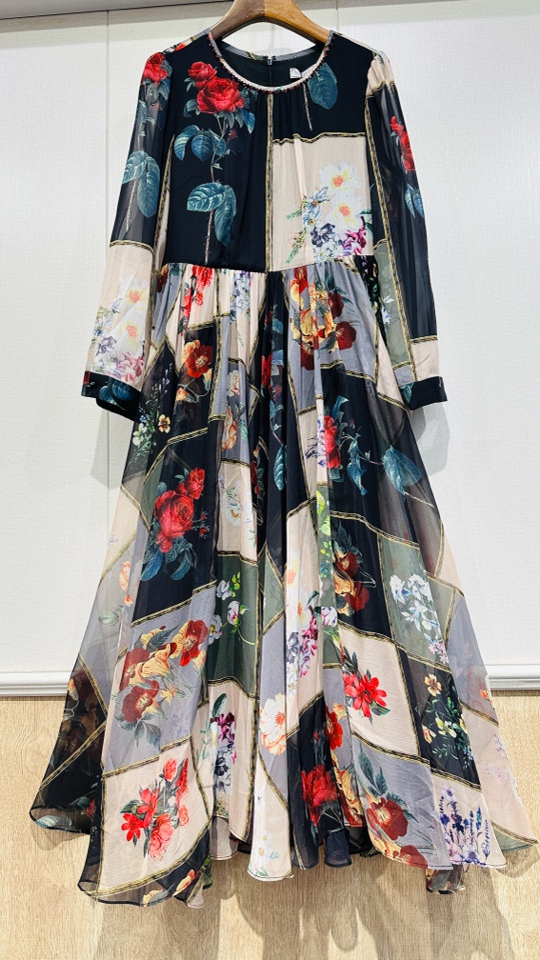 台湾高端品牌纳其亚2025春季新品连衣裙气质时尚女士复古长款优雅