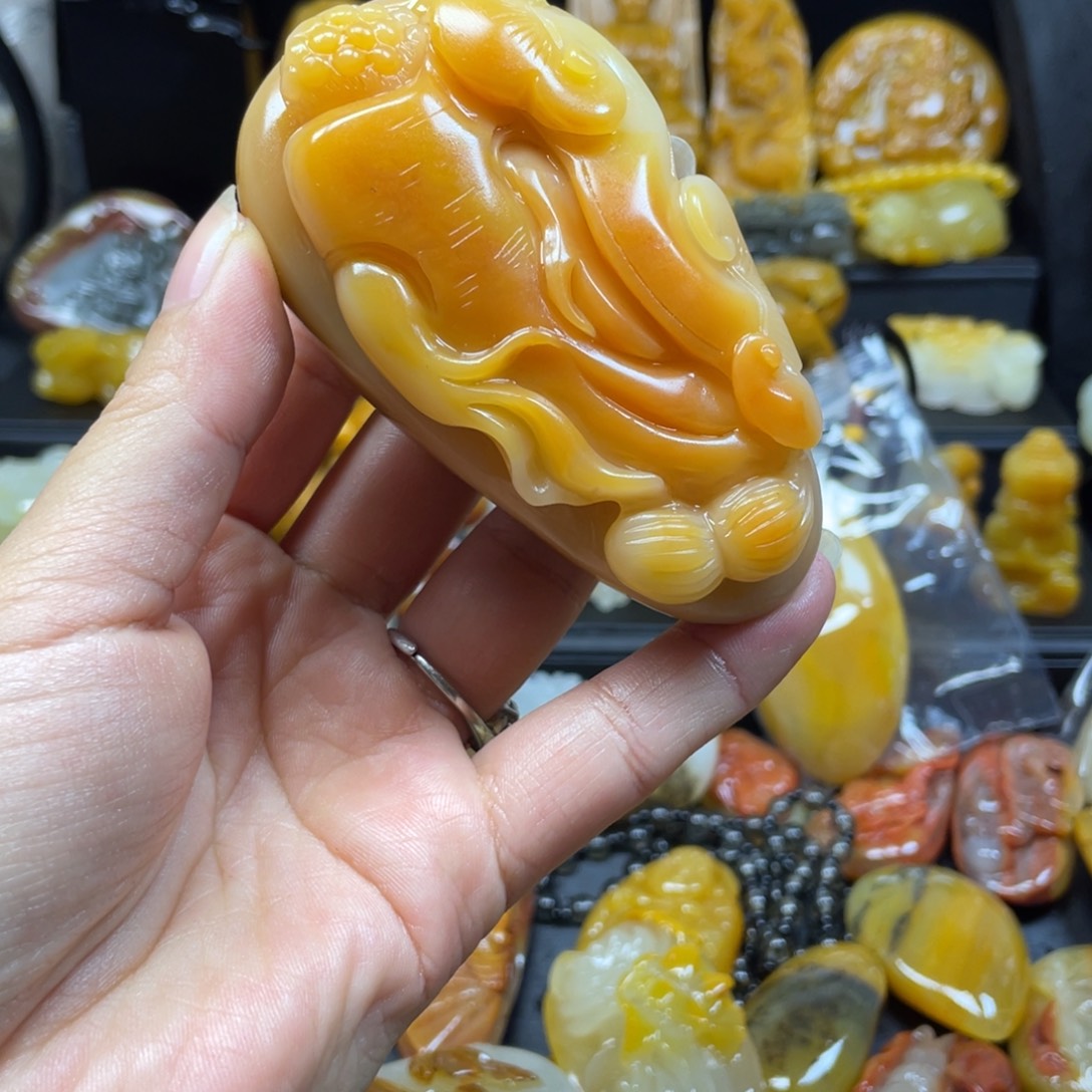 石英质玉（黄龙玉）未镶嵌吊坠(不含链)