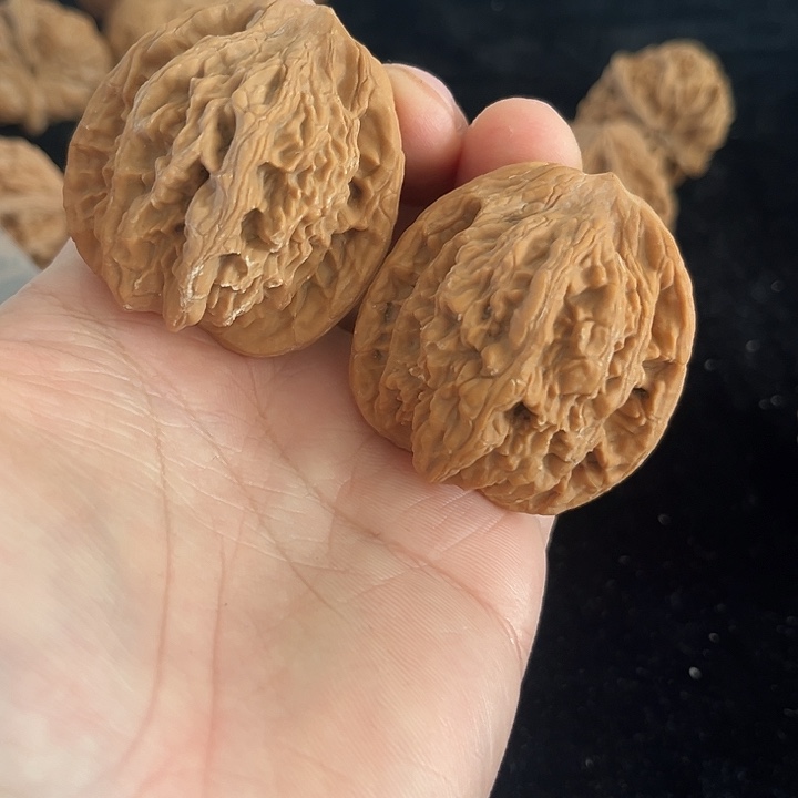 把件文玩核桃42左右微瑕麦穗虎头，编号011