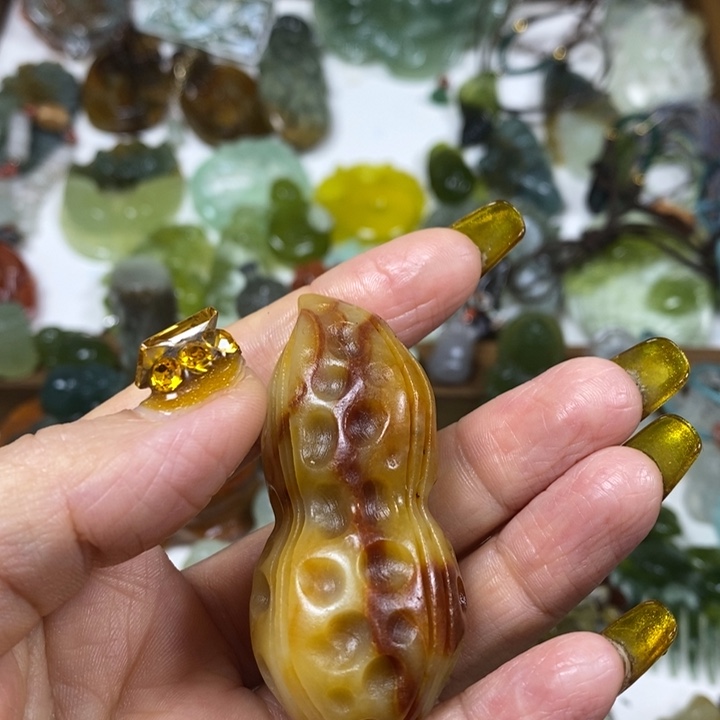 未镶嵌蛇纹石玉吊坠?****3