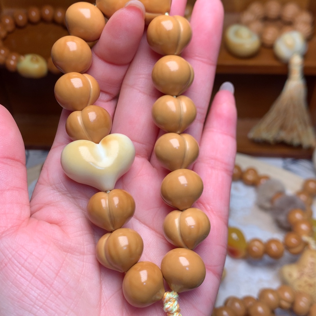 猴头核桃把件15高定屁桃手持爱心