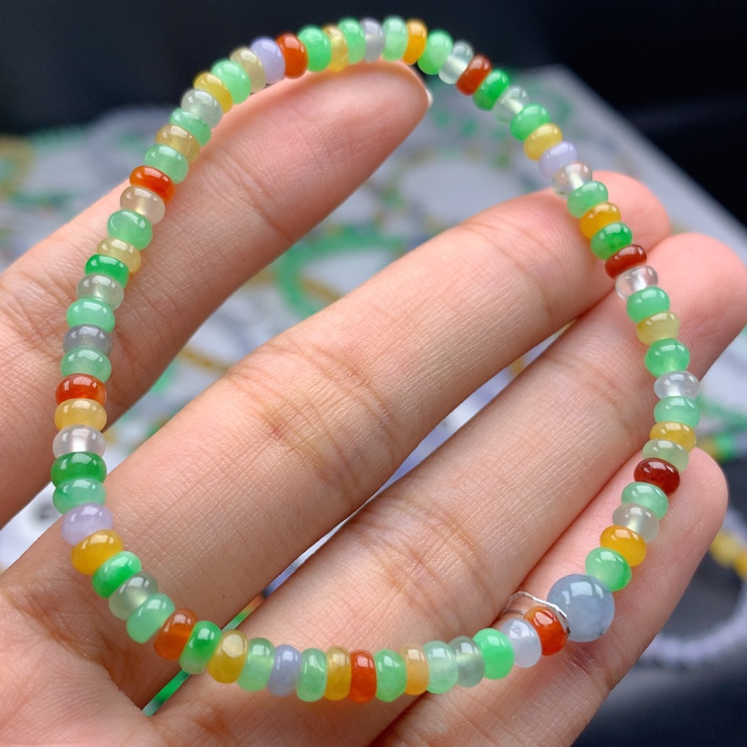 未镶嵌翡翠手链卡