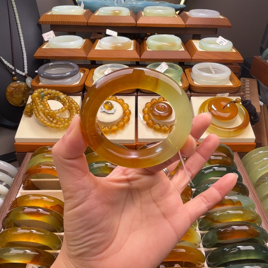 蛇纹石玉未镶嵌手镯54