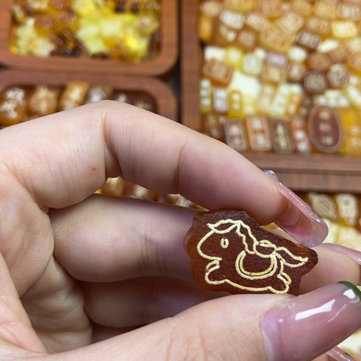 琥珀未镶嵌珠宝奇石原皮