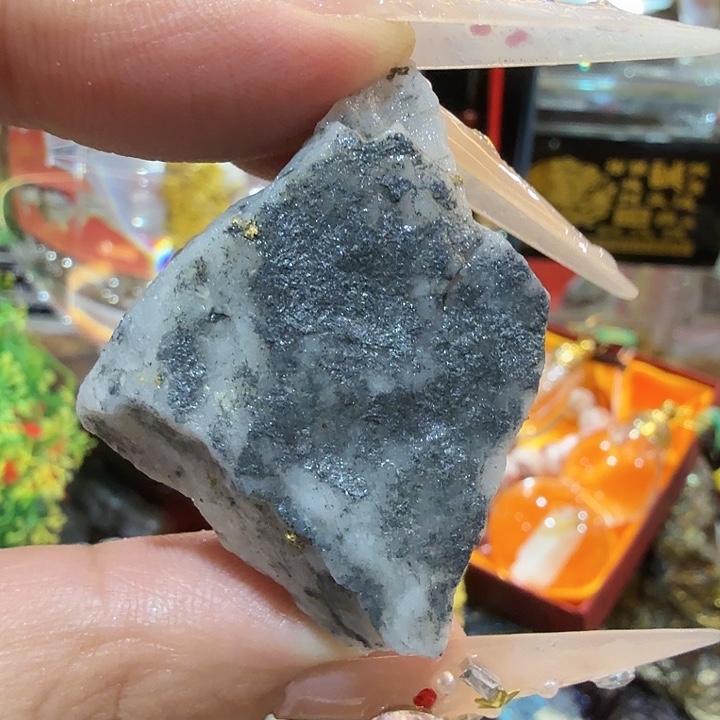 戒28.6g聚金阁天然明金矿标