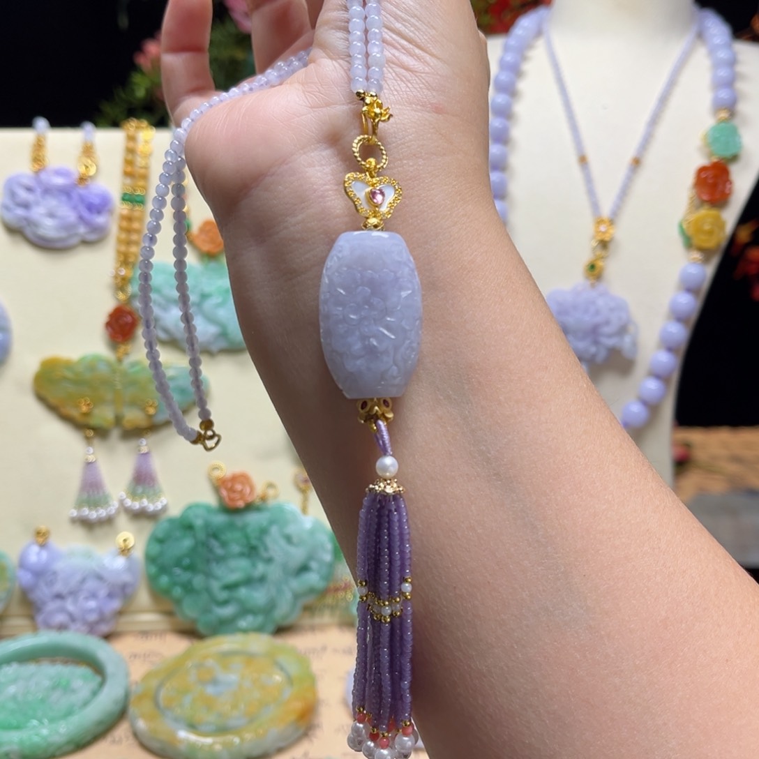 翡翠颈饰未镶嵌桶珠