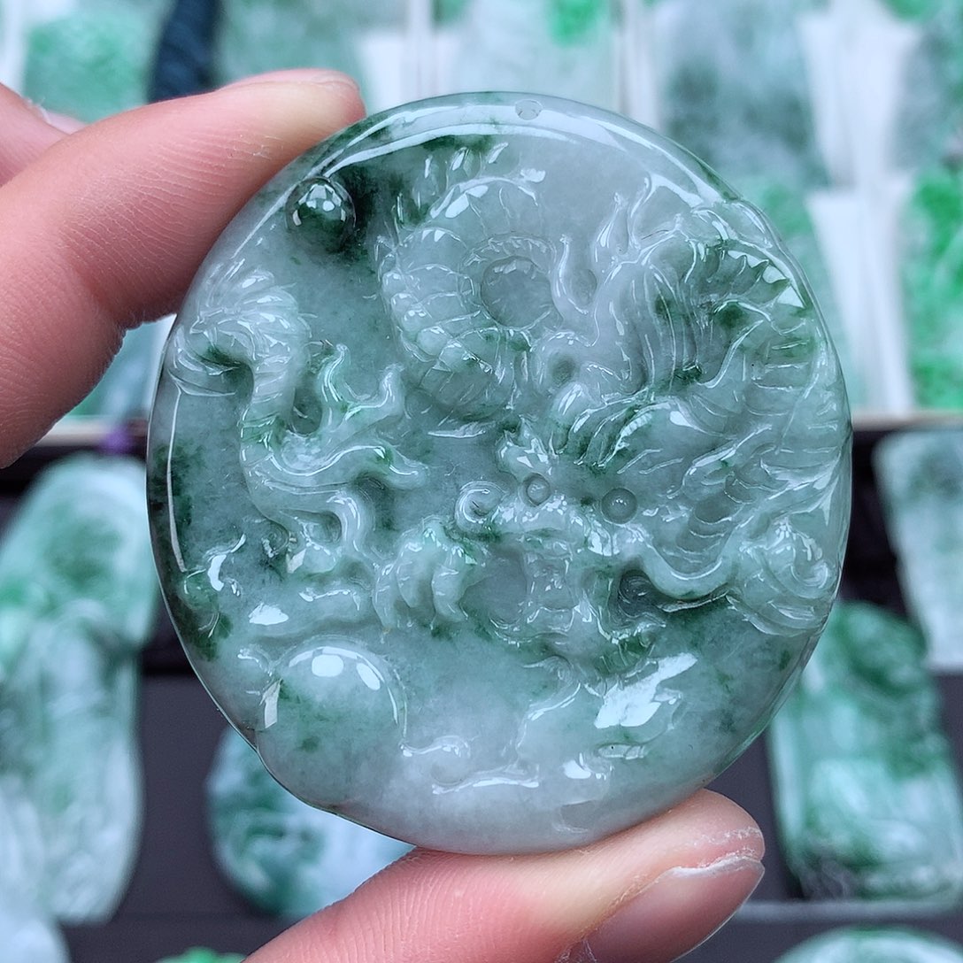 翡翠颈饰未镶嵌翡翠吊坠