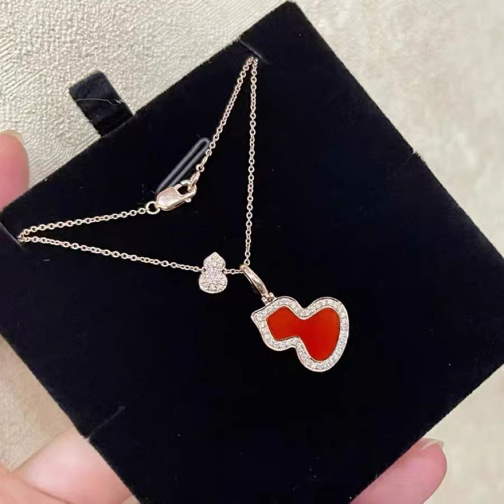 18k金中号双葫芦项链镶嵌玛瑙天然钻石项链