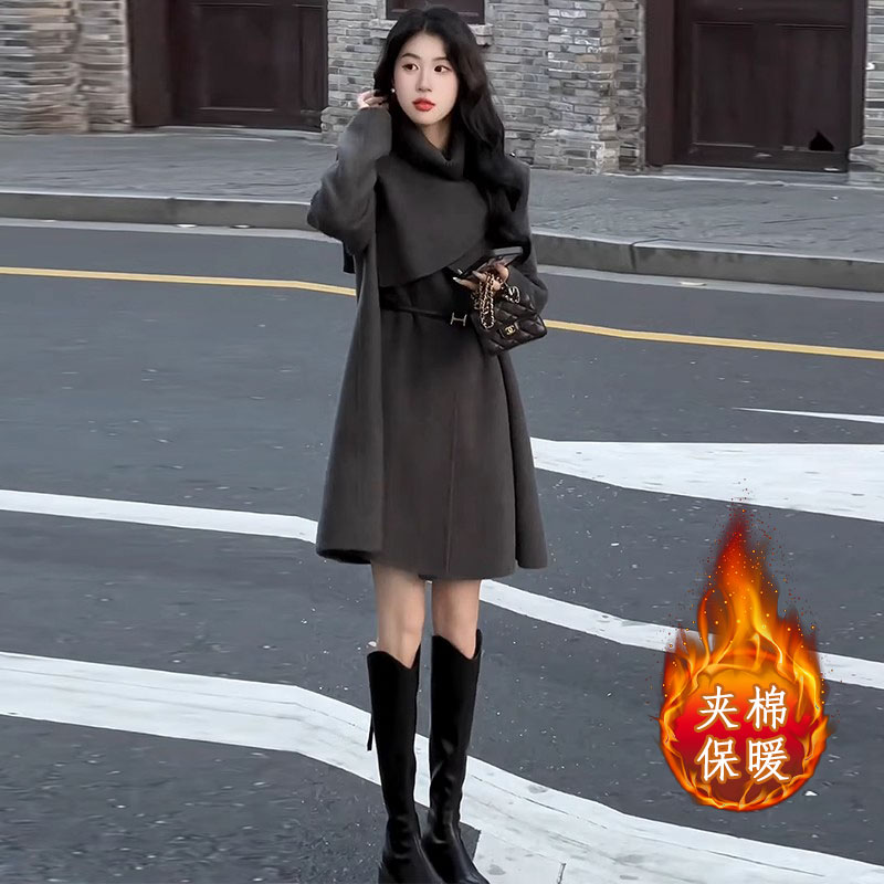 拉夏贝尔夹棉呢子外套女2025秋冬新款韩版显瘦收腰中长款斗篷大衣