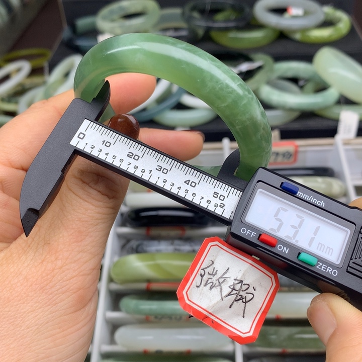 蛇纹石玉未镶嵌手镯993