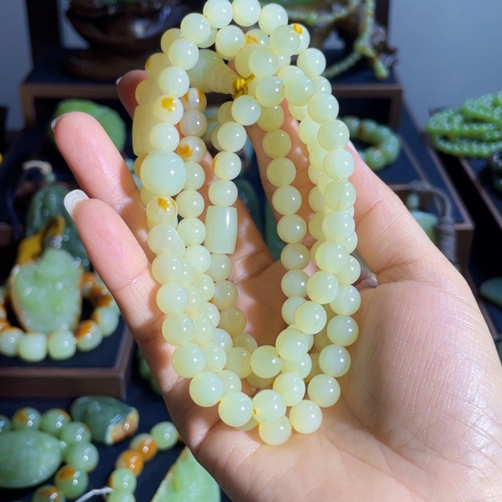 和田玉颈饰未镶嵌超****）