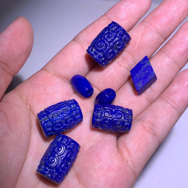 騳***青金石未镶嵌桶珠