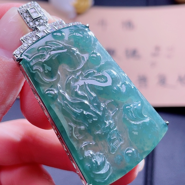 翡翠吊坠(不含链)未镶嵌