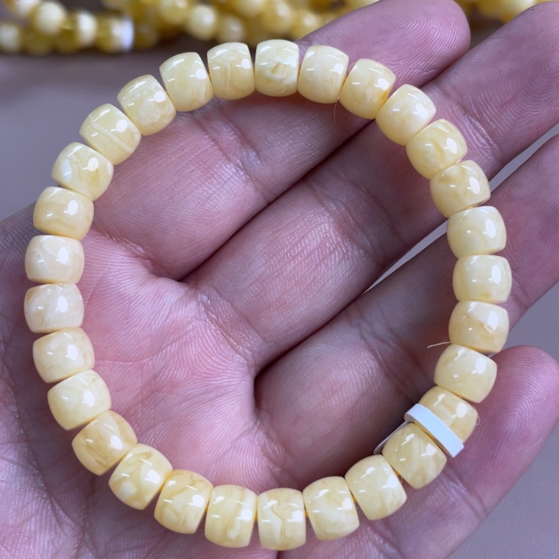 琥珀裸石未镶嵌01700000000