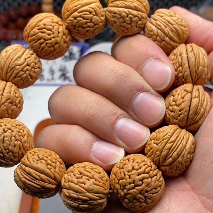 文玩核桃手串龙鳞桃核手串