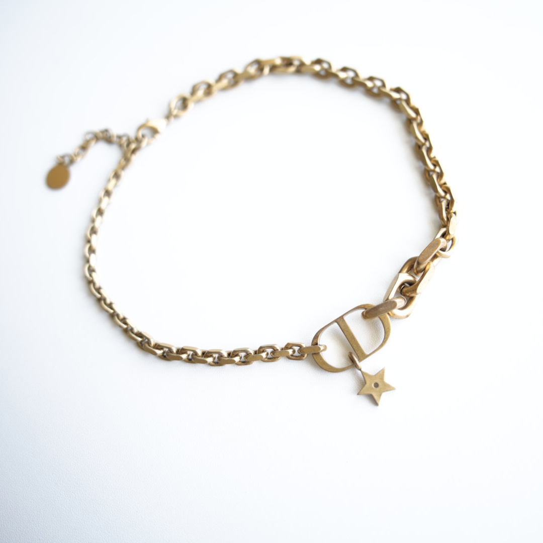 Dior 星星吊坠字母项链