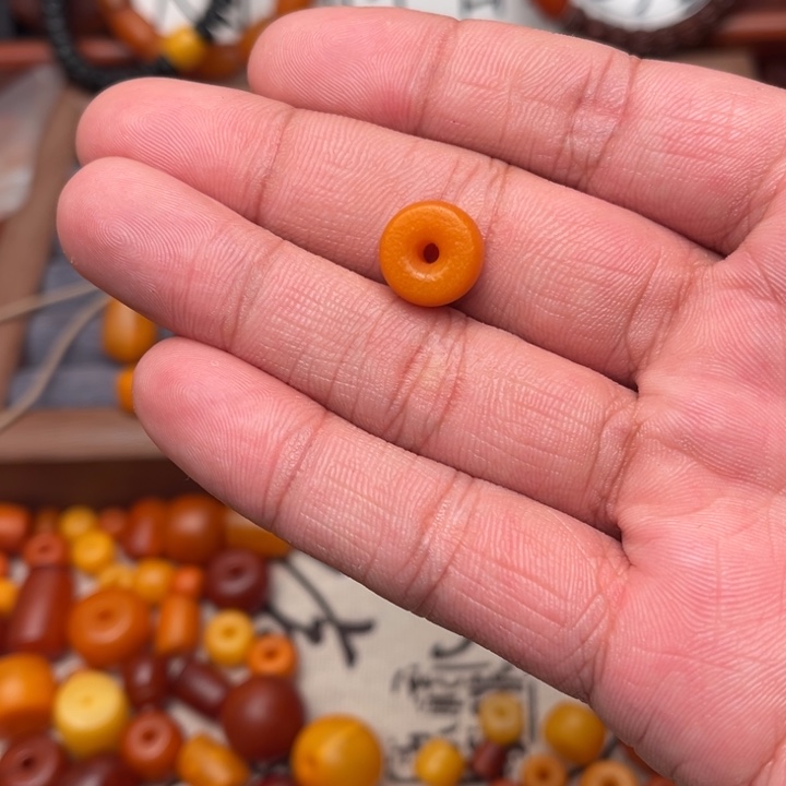 H***I琥珀未镶嵌裸石蜜蜡墩子