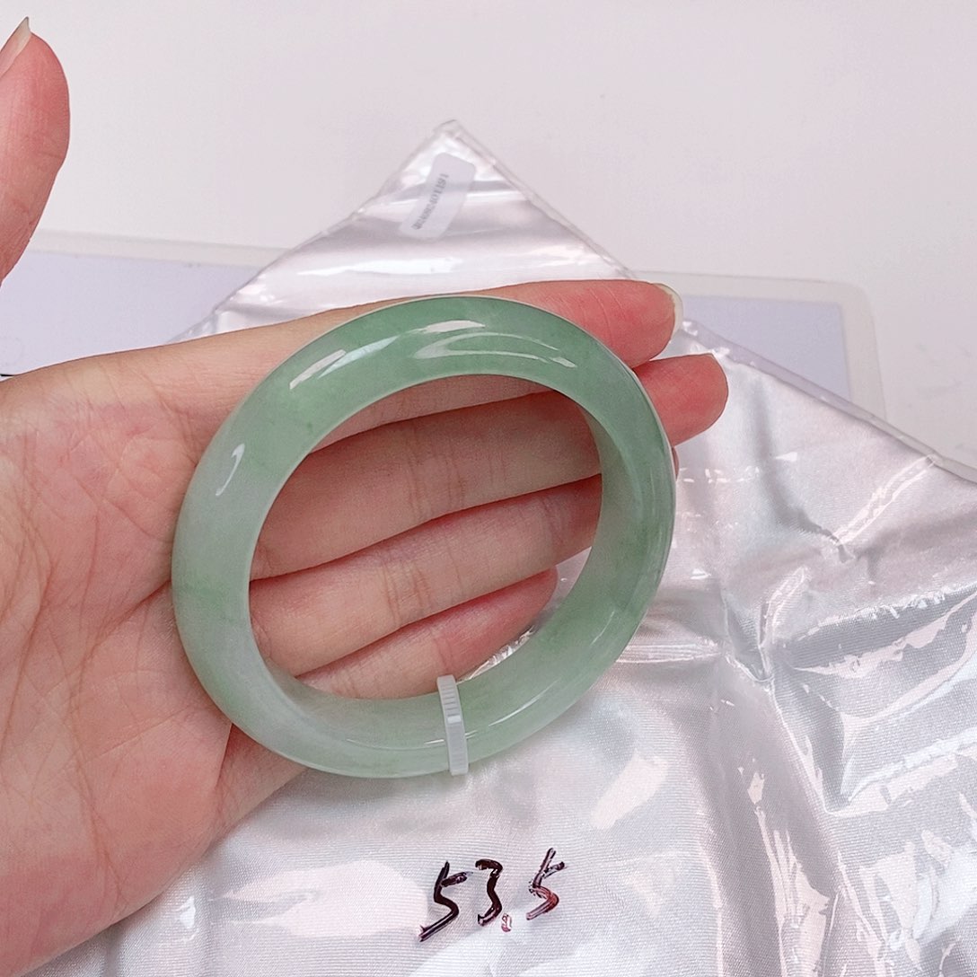 【闪购商品】翡翠手镯未镶嵌正圈