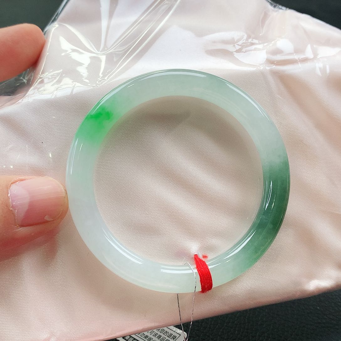 未镶嵌手镯翡翠天然翡翠手镯