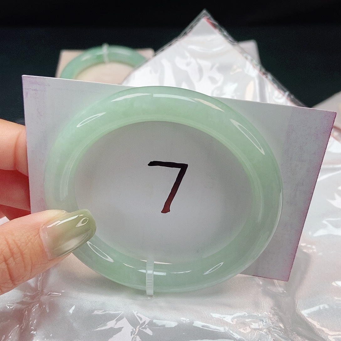 翡翠手镯未镶嵌 圆条55+