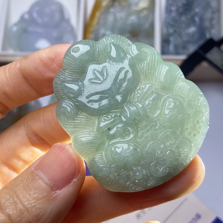 翡翠未镶嵌颈饰q