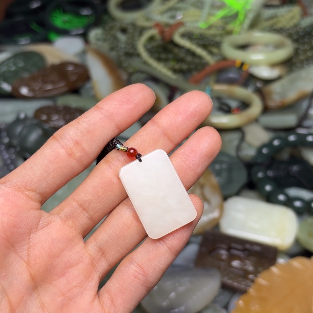 和田玉一一未镶嵌百****r