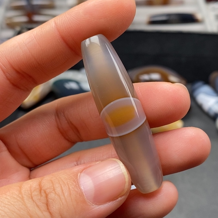 子***岸玛瑙/玉髓未镶嵌颈饰