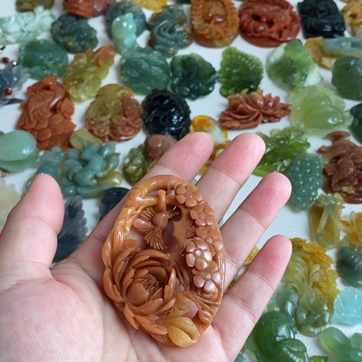 蛇纹石玉颈饰未镶嵌