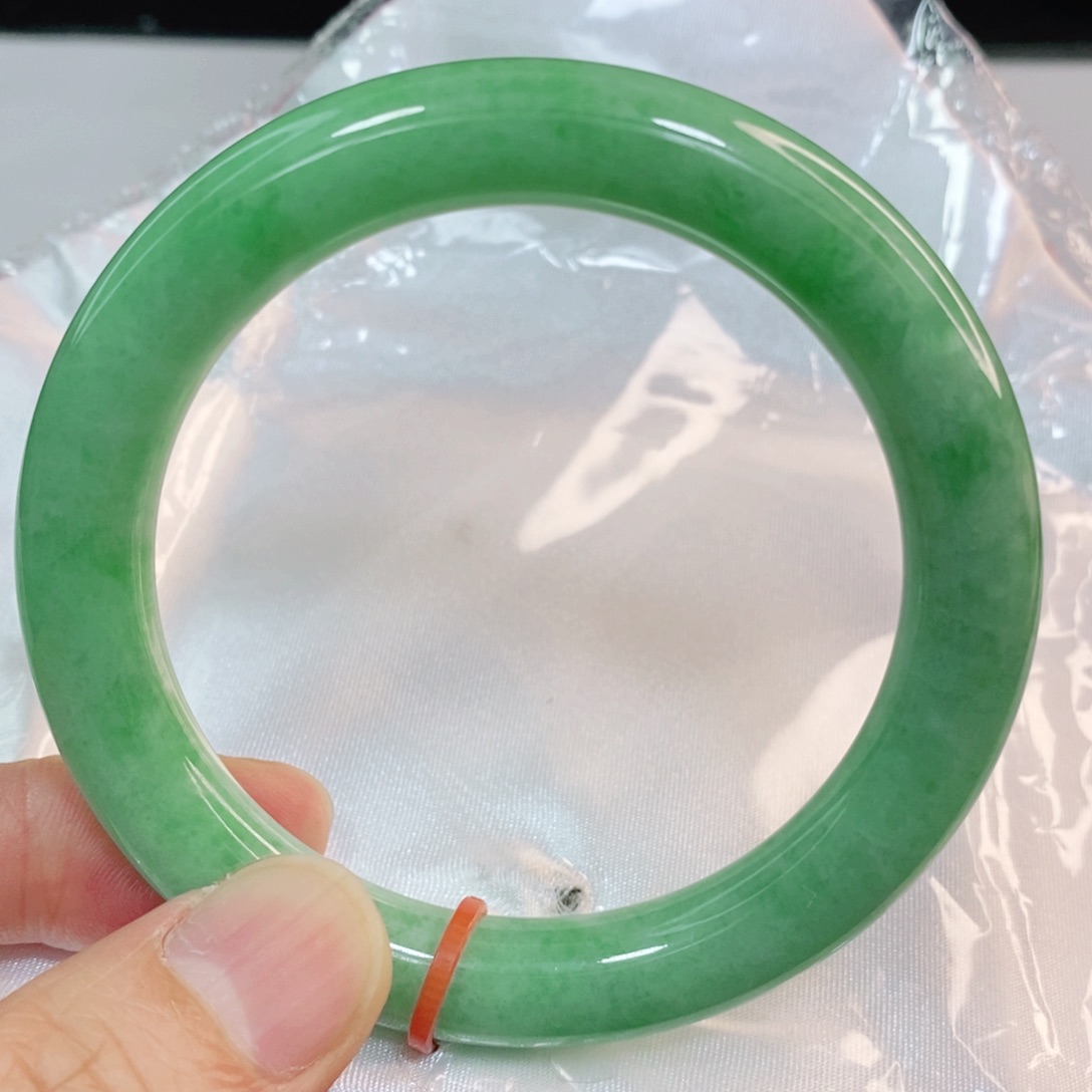 翡翠手镯未镶嵌54-56圈口圆条