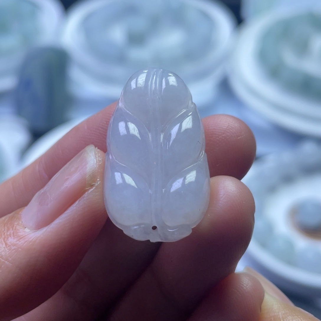 翡翠未镶嵌颈饰白冰叶子