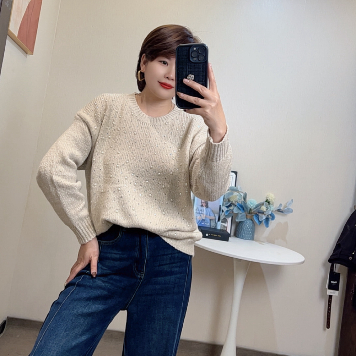 秋冬新款重工烫钻钉珠圆领毛衣25301