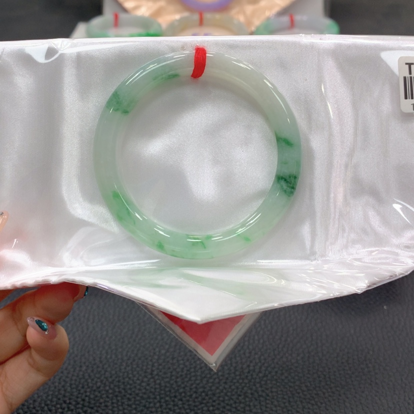 【闪购商品】翡翠手镯未镶嵌翡翠