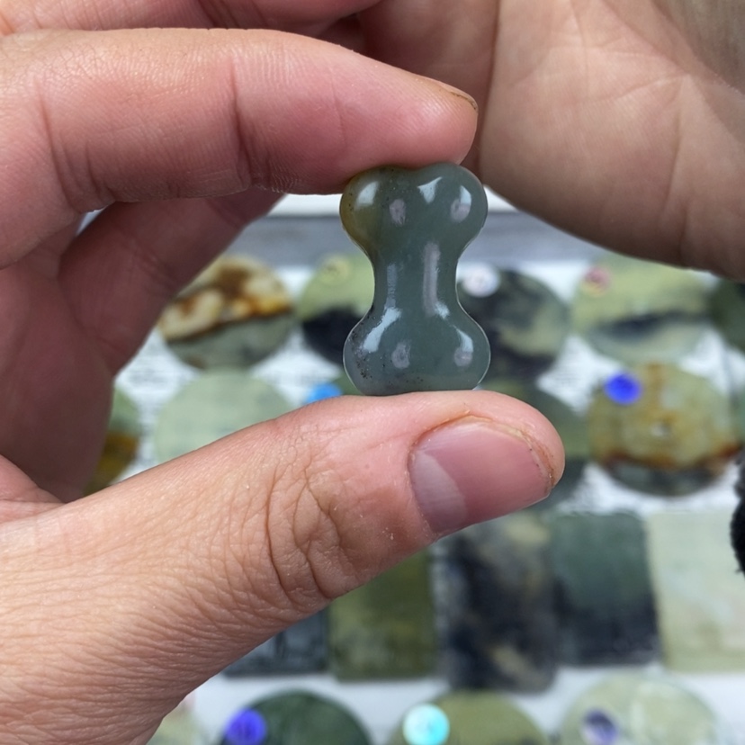 【闪购商品】岫玉颈饰未镶嵌岫玉骨头吊坠