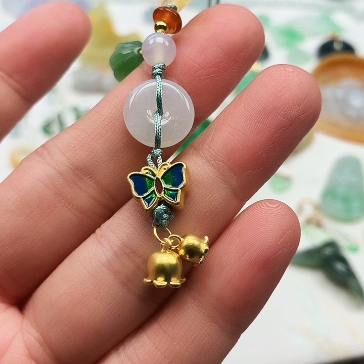 翡翠未镶嵌颈饰蝴蝶铃铛