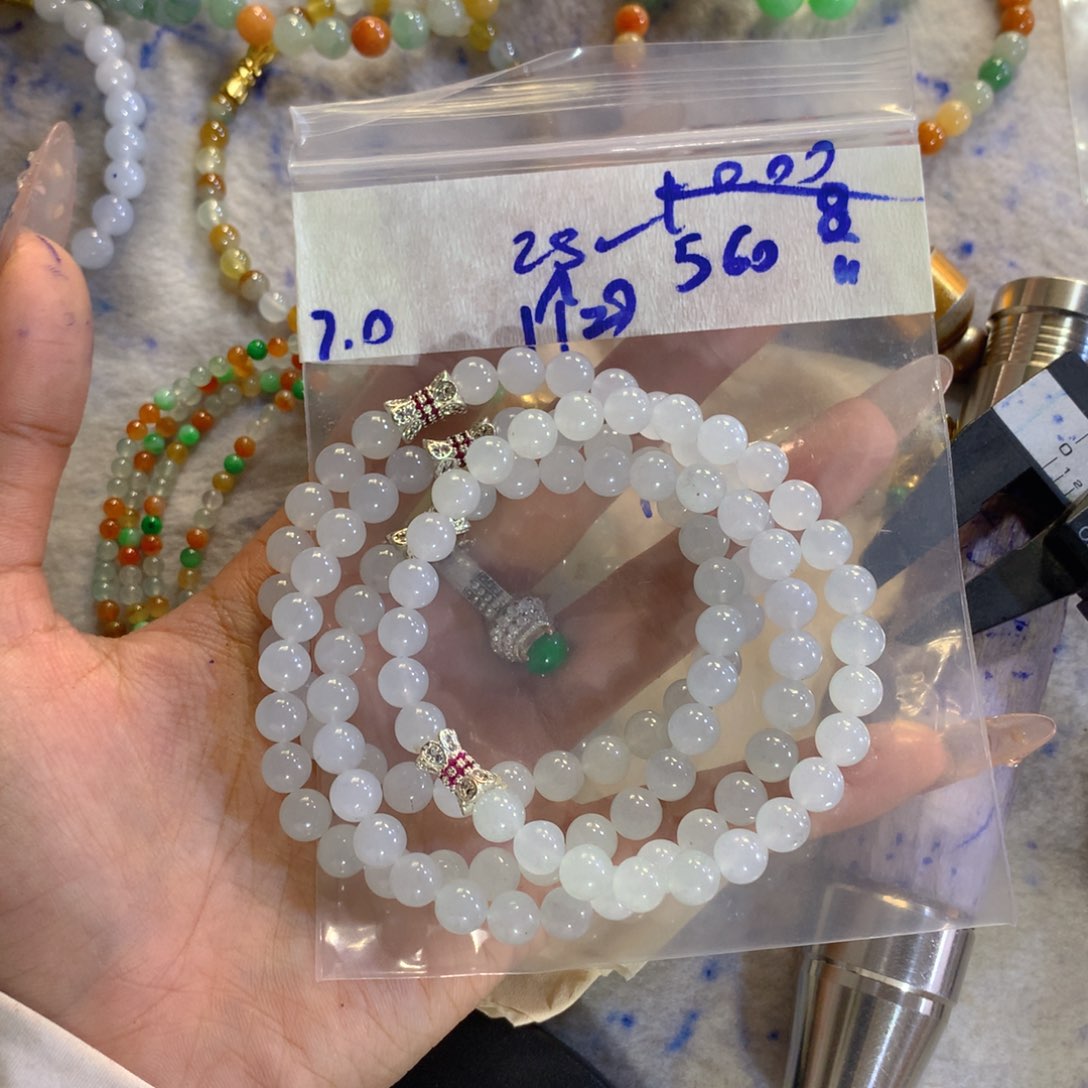 未镶嵌定制翡翠天然缅甸翡翠多样性