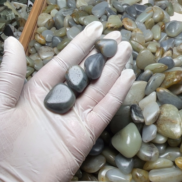 墨***界和田玉未镶嵌珠宝半成品