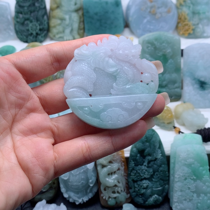 定制翡翠未镶嵌麒麟