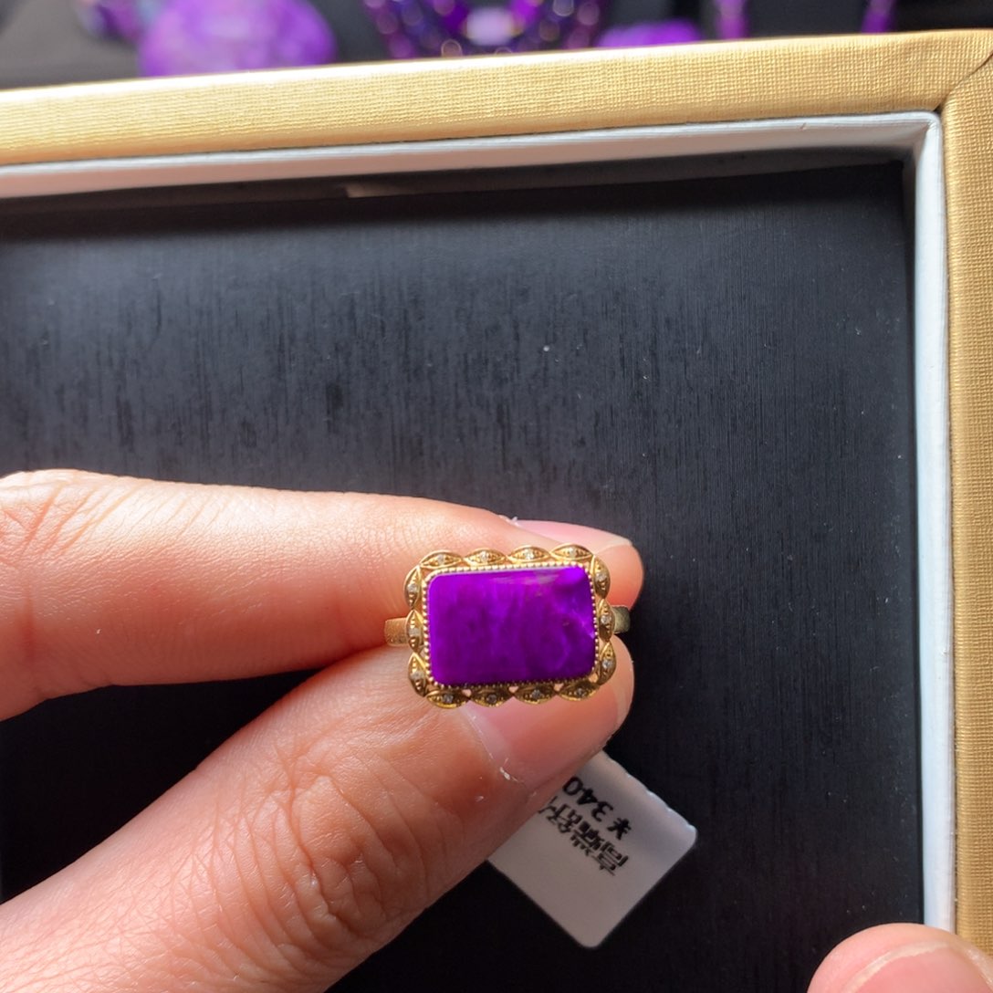 苏纪石（舒俱来）戒指18K金镶嵌